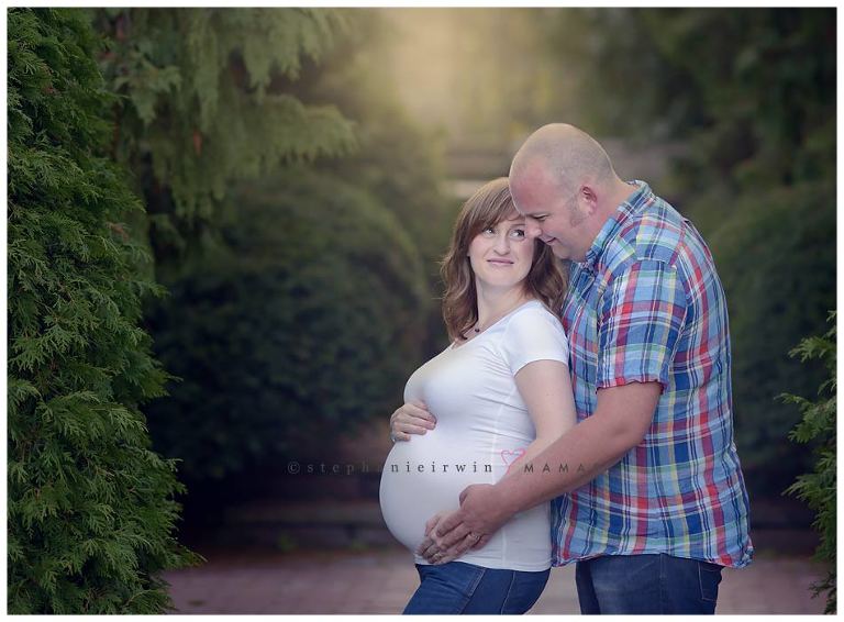 Toronto maternity photography at Alexander Muir Memorial Gardens of sweet couple expecting their first baby