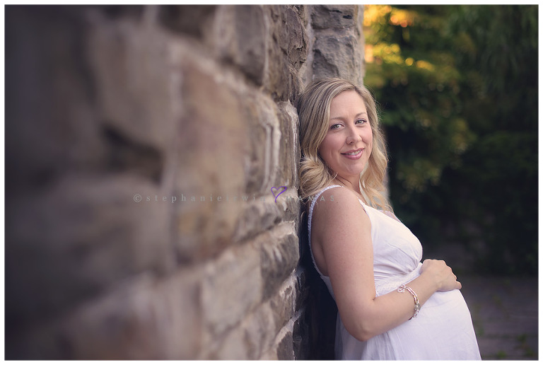 Alexander Muir Memorial Gardens Maternity Photography Session